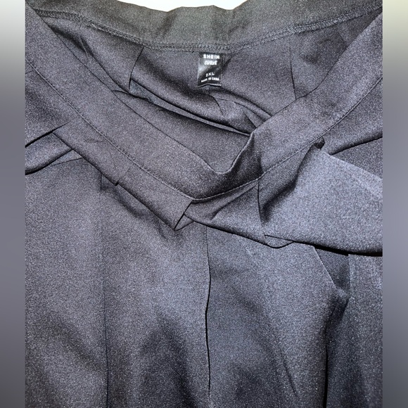 Black Pleaded Skirt - Picture 3 of 4